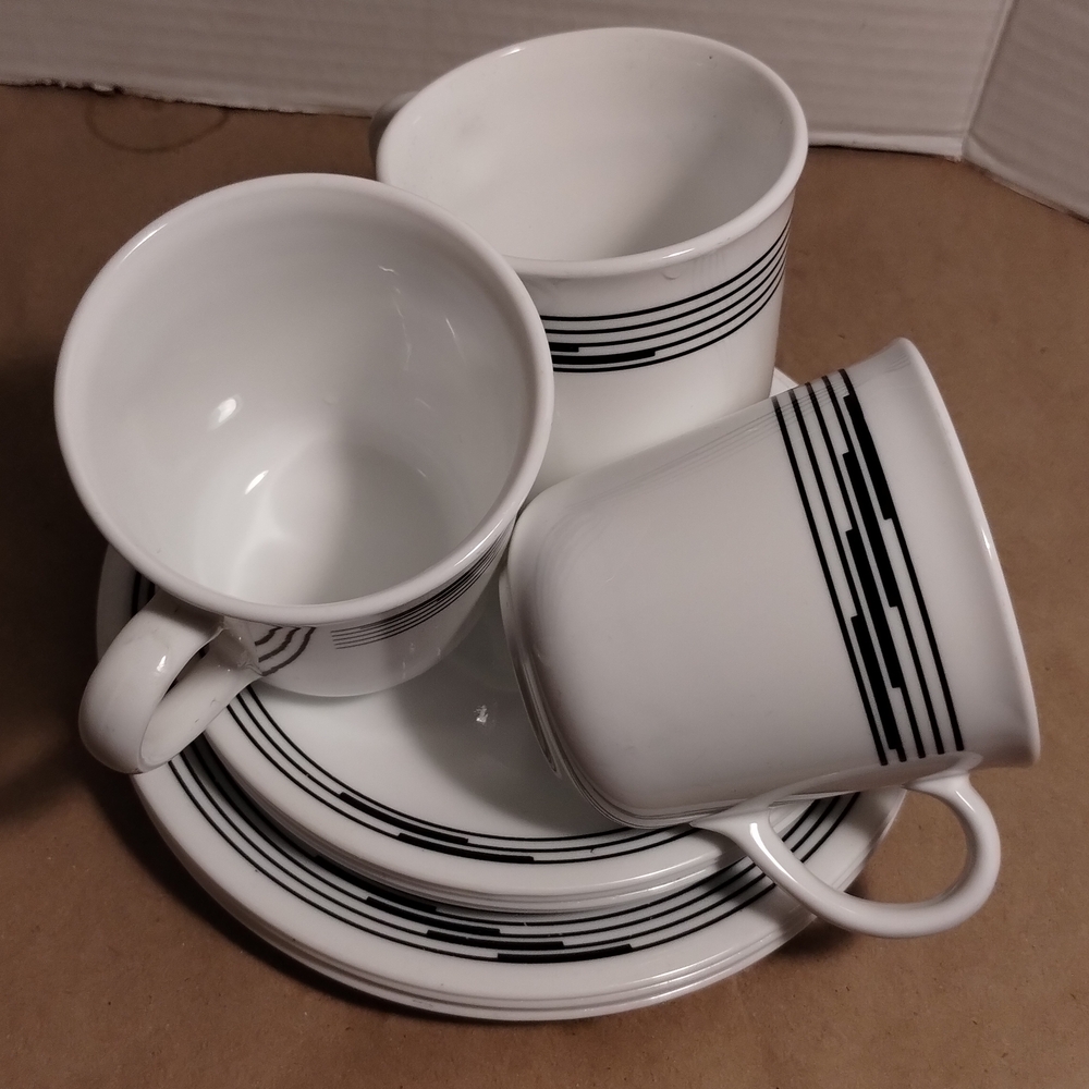 11 Piece Vintage Corelle White/Black Optic Pattern Dinnerware Set